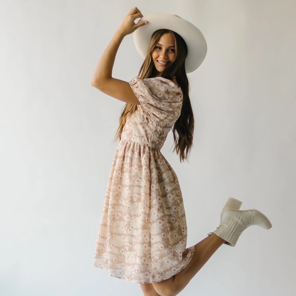 Henly boutique dress - Picture 6 of 8